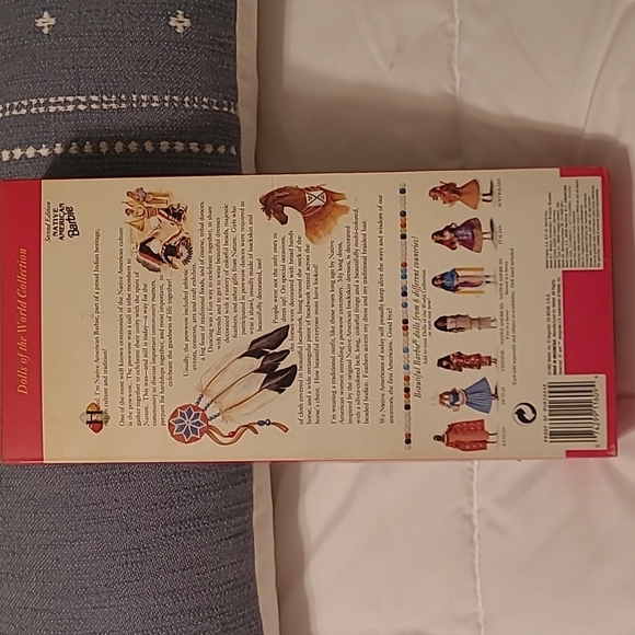 Second Edition Native American Barbie 1993, NIB, Vintage - Picture 5 of 6